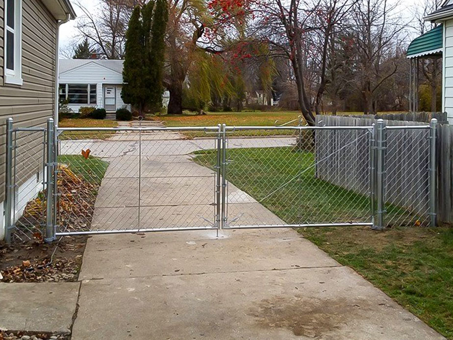 Chain link fence company
